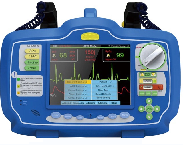 DEFIBRILLATEUR AVEC SCOPE AUTOMATIQUE/MANUEL